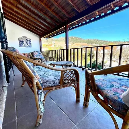 Alojamento de Turismo Rural Casa Castenda *