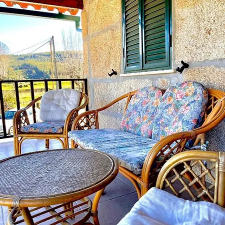 Alojamento de Turismo Rural Casa Castenda